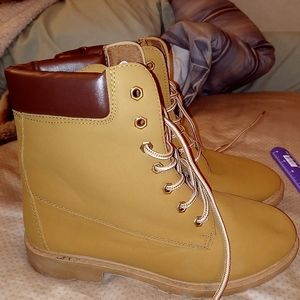 Charlotte Russe Womens boots